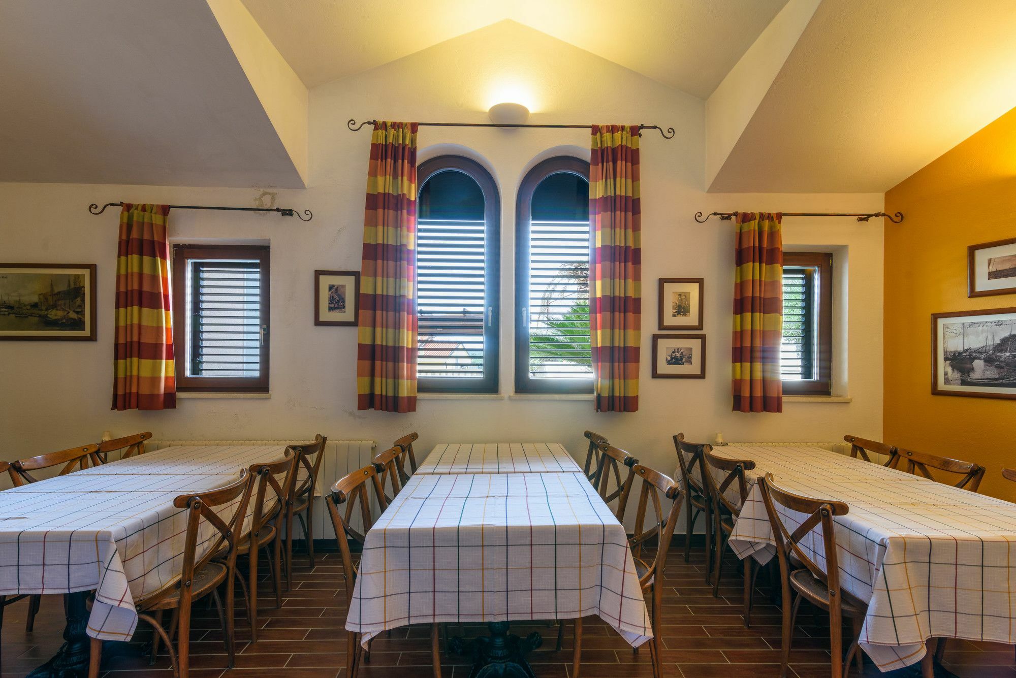 Villa Lavandula With Heated Swimming Pool Трогір Екстер'єр фото