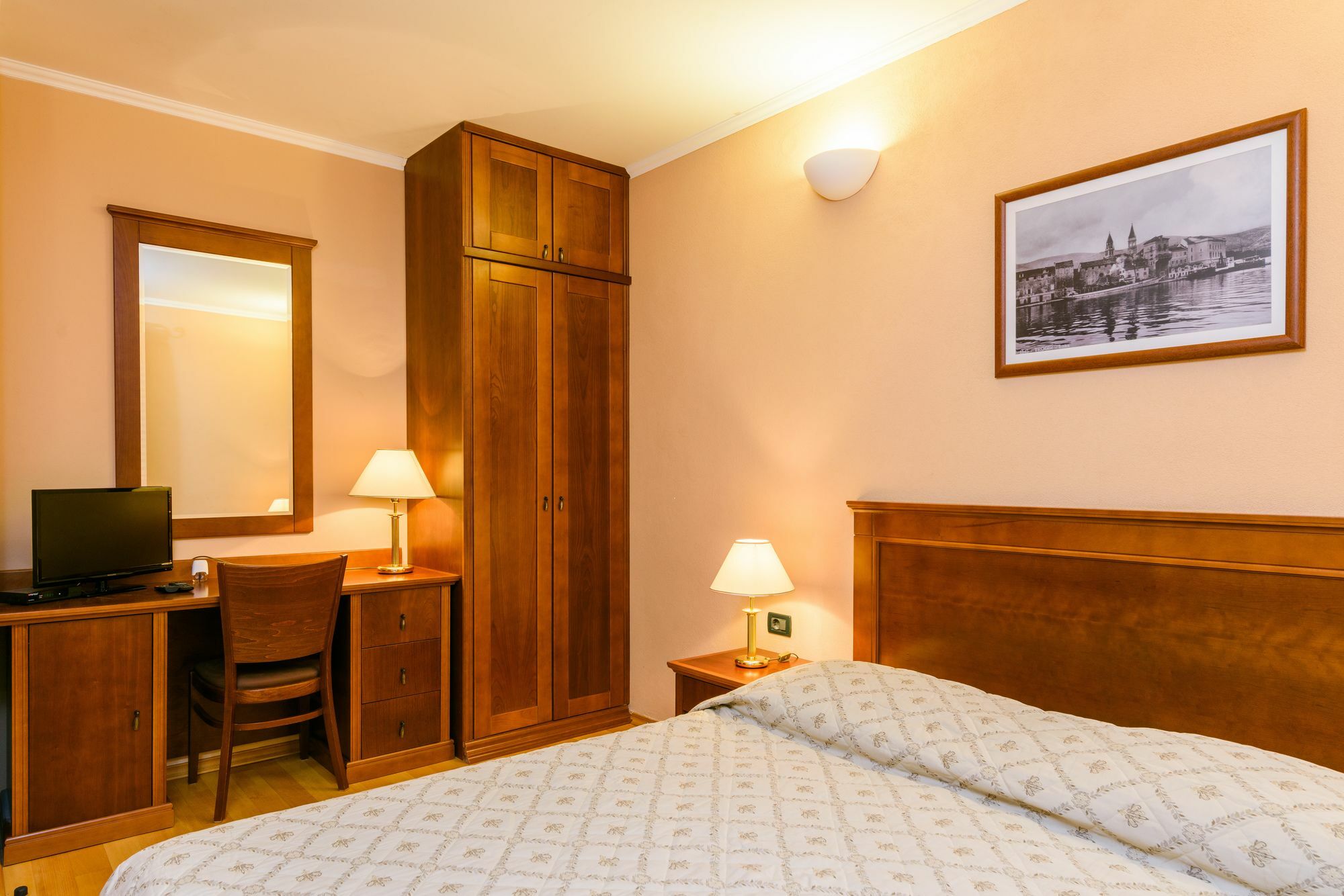 Villa Lavandula With Heated Swimming Pool Трогір Екстер'єр фото
